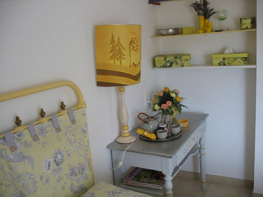 Villedieu  B&B La Cigaline חדר תמונה