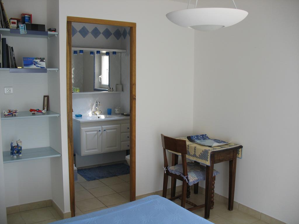 Villedieu  B&B La Cigaline חדר תמונה